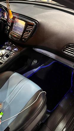 Chrysler 200
